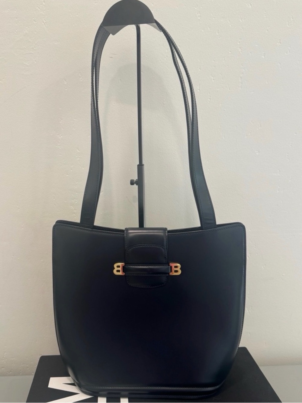 Bally black leather top handle shoulder bag purse